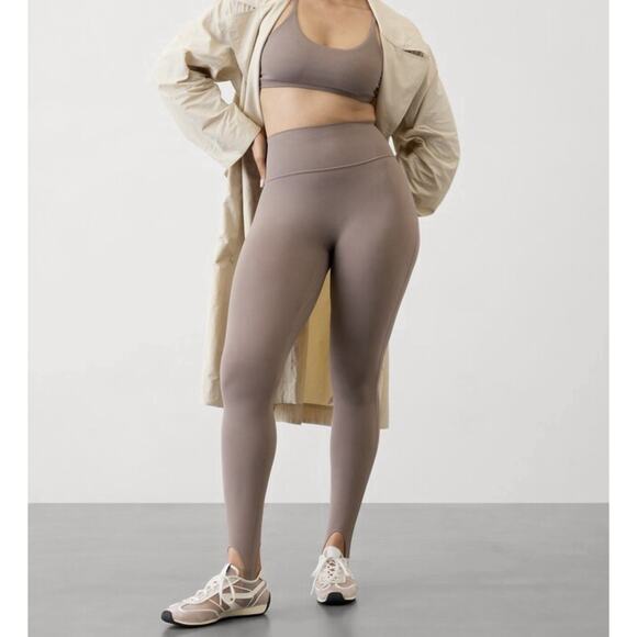 Athleta Transcend High-Rise Compression Stirrup Leggings Small Tan/Pyrite NWT - Picture 3 of 7